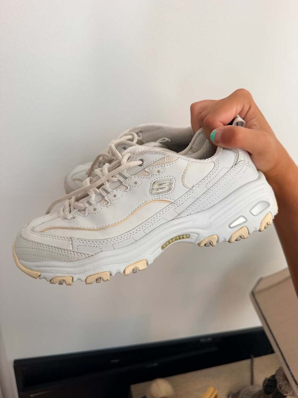 Skechers D'Lites Size 9.5 White Leather Chunky Sneakers
